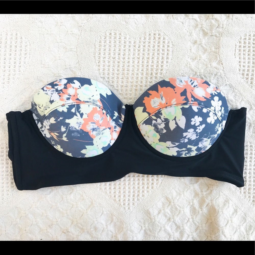 Floral cupped bathing suit top